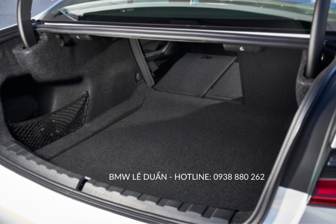 Khoang chua do bmw series 3 2021