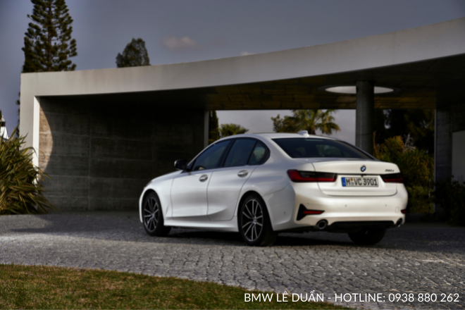BMW Series 3 2021 mau trang